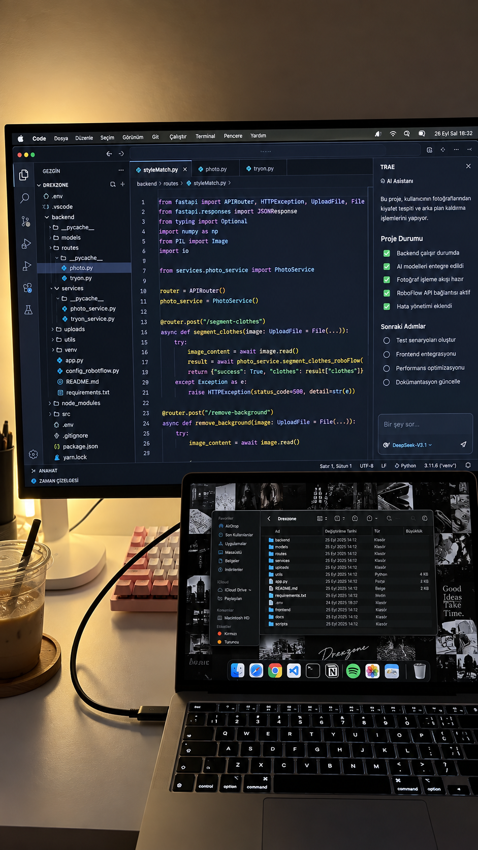 Kutsoft İstanbul ofisinde DrexZone için yapay zekâ destekli özel yazılım geliştirme çalışma masası